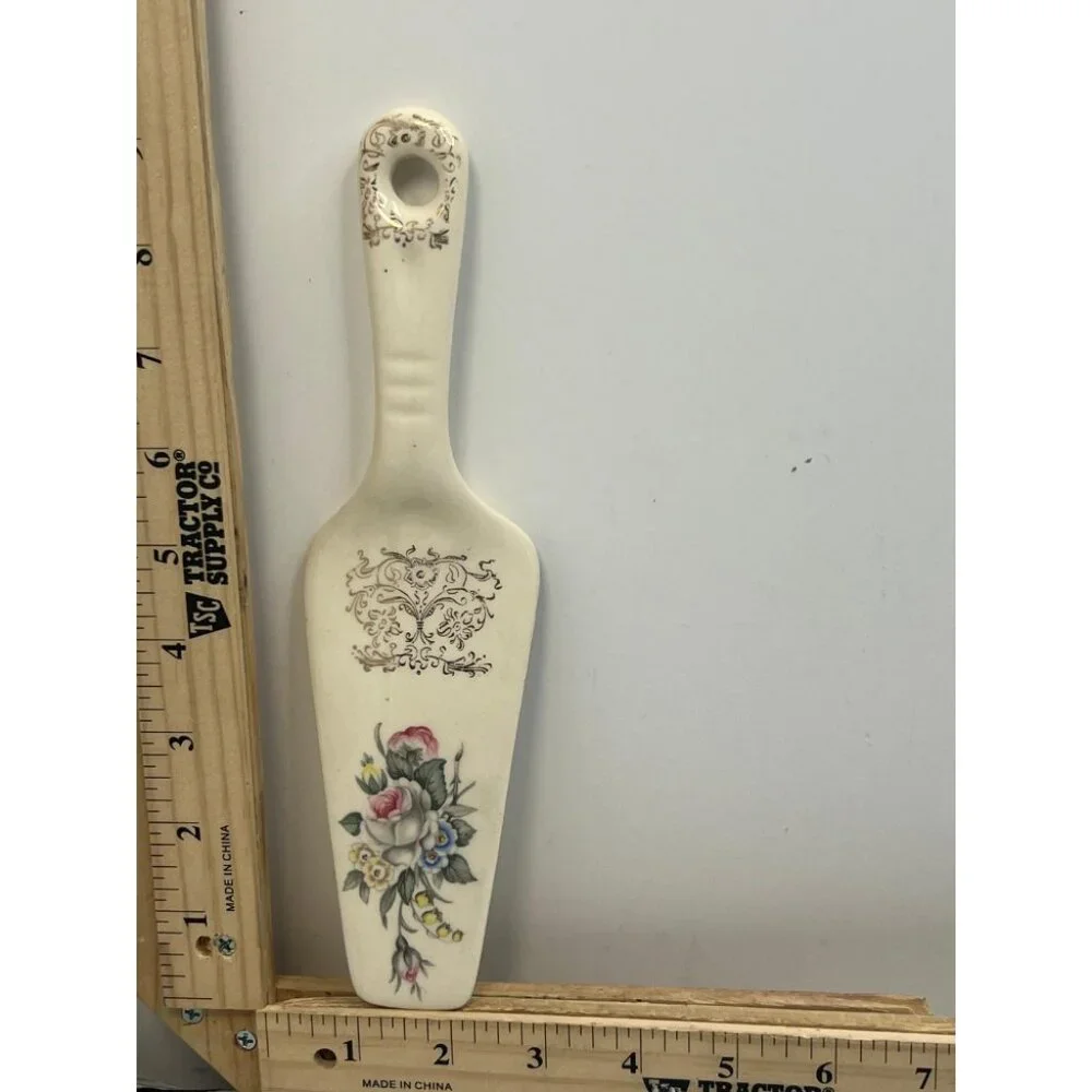 Vintage White Floral Porcelain Pie Server Cake Slice Cream Gold Trim Handle
